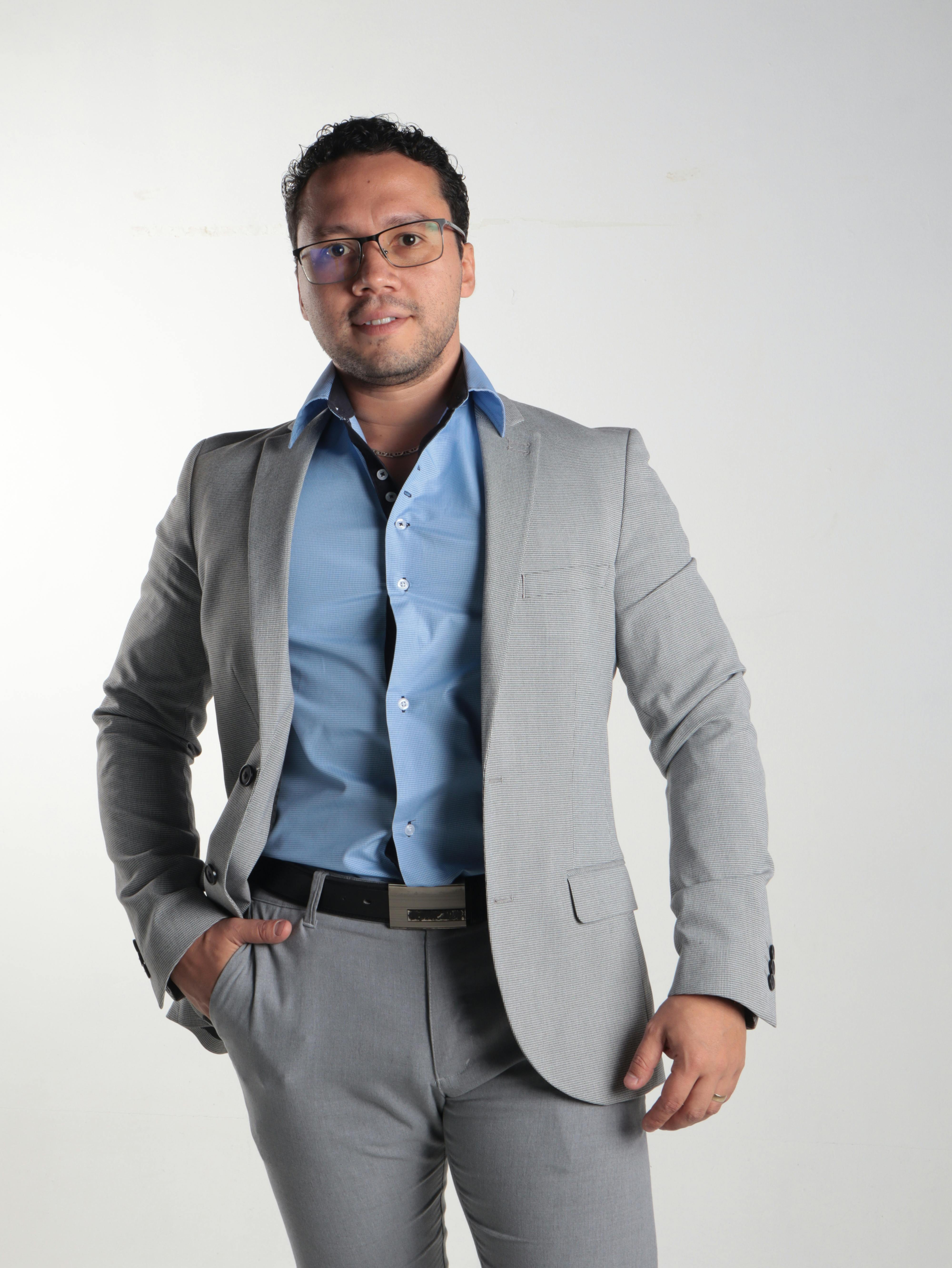 Liam, Sales Executive